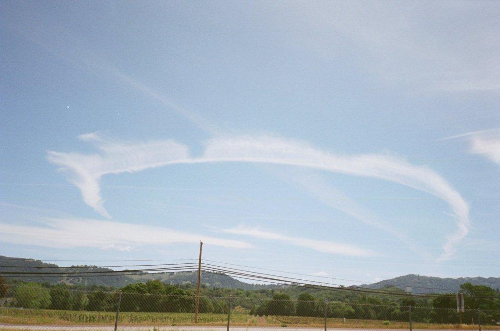 25P Persistent Jet Contrails & Man-Made Clouds & White Haze May 12, 2010 11 55 A.M. Mendocino, County, CA Eastern View 13 Blitz